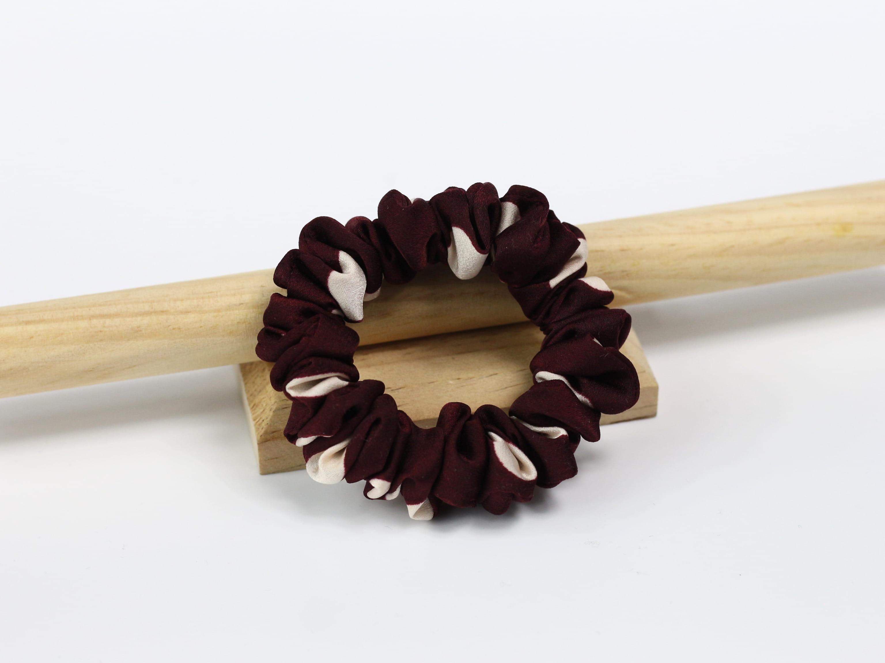 Scrunchie MINI - bordowa w grochy