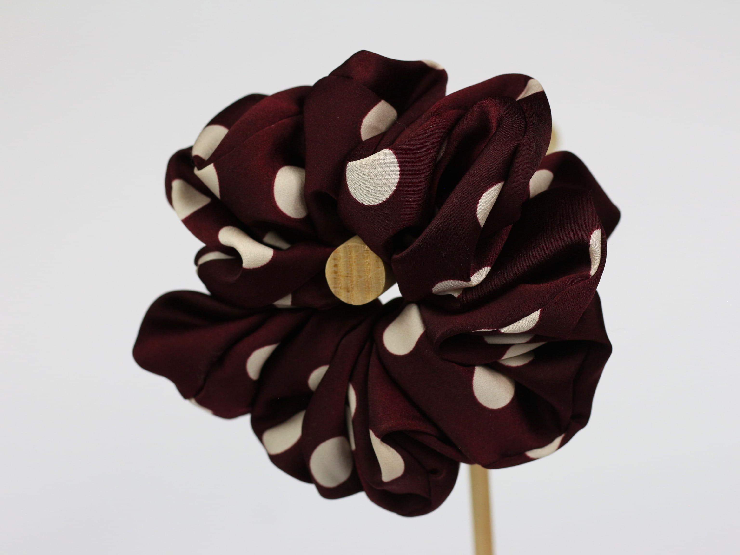 Scrunchie ULTRA - bordowa w grochy