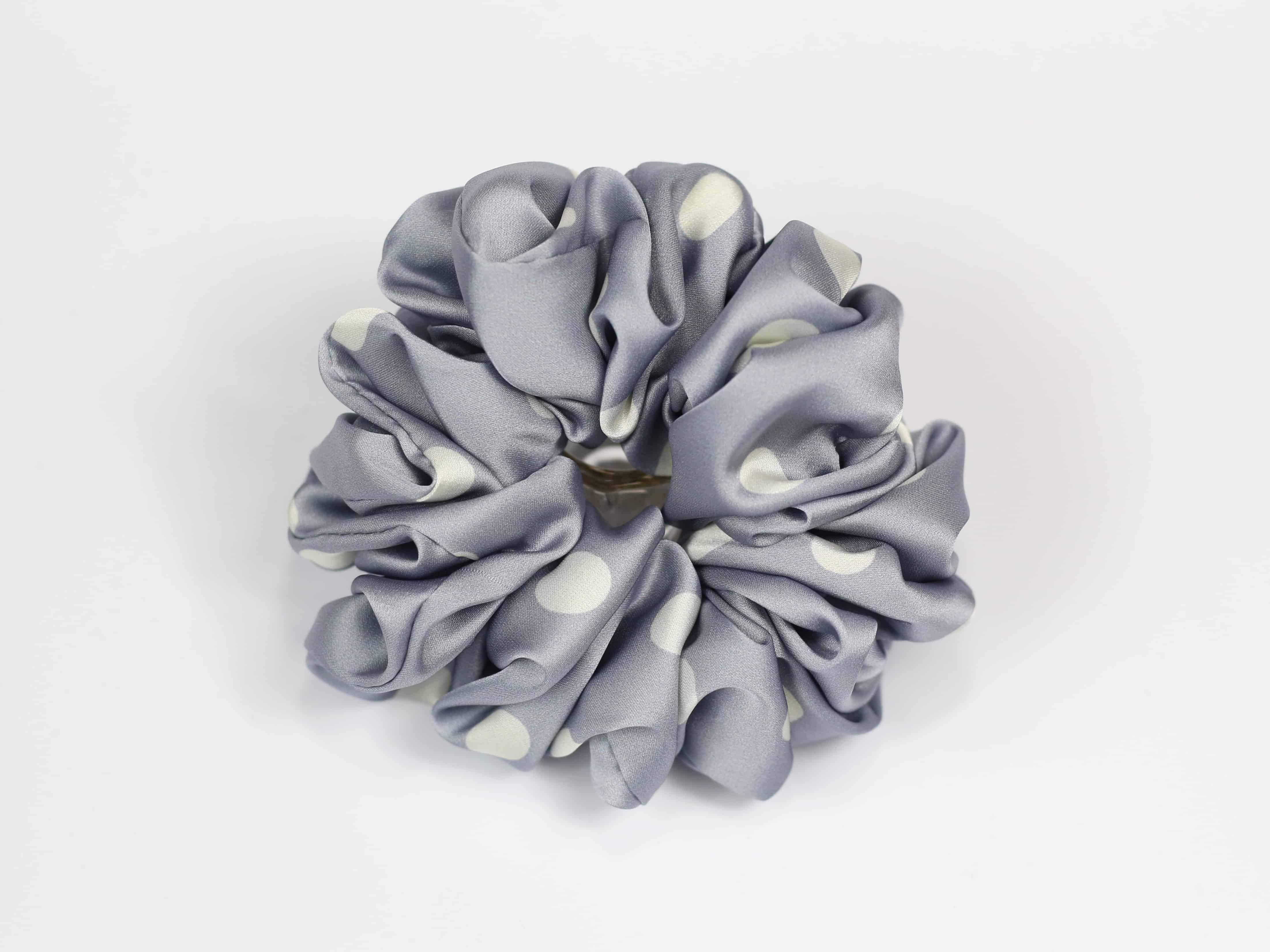Scrunchie MAXI - groszki na niebieskim tle