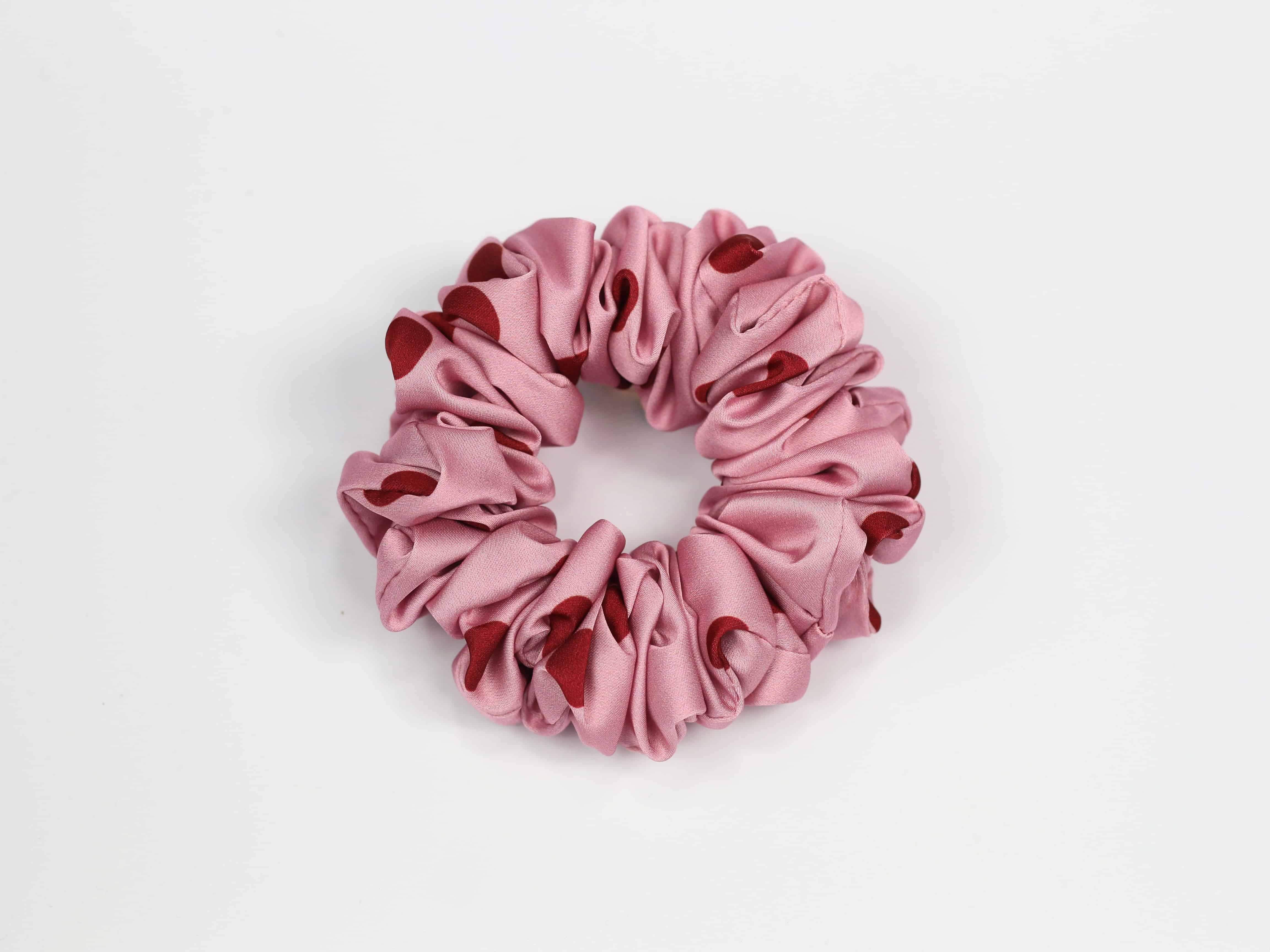 Scrunchie CLASSIC - bordowe groszki na różowym tle