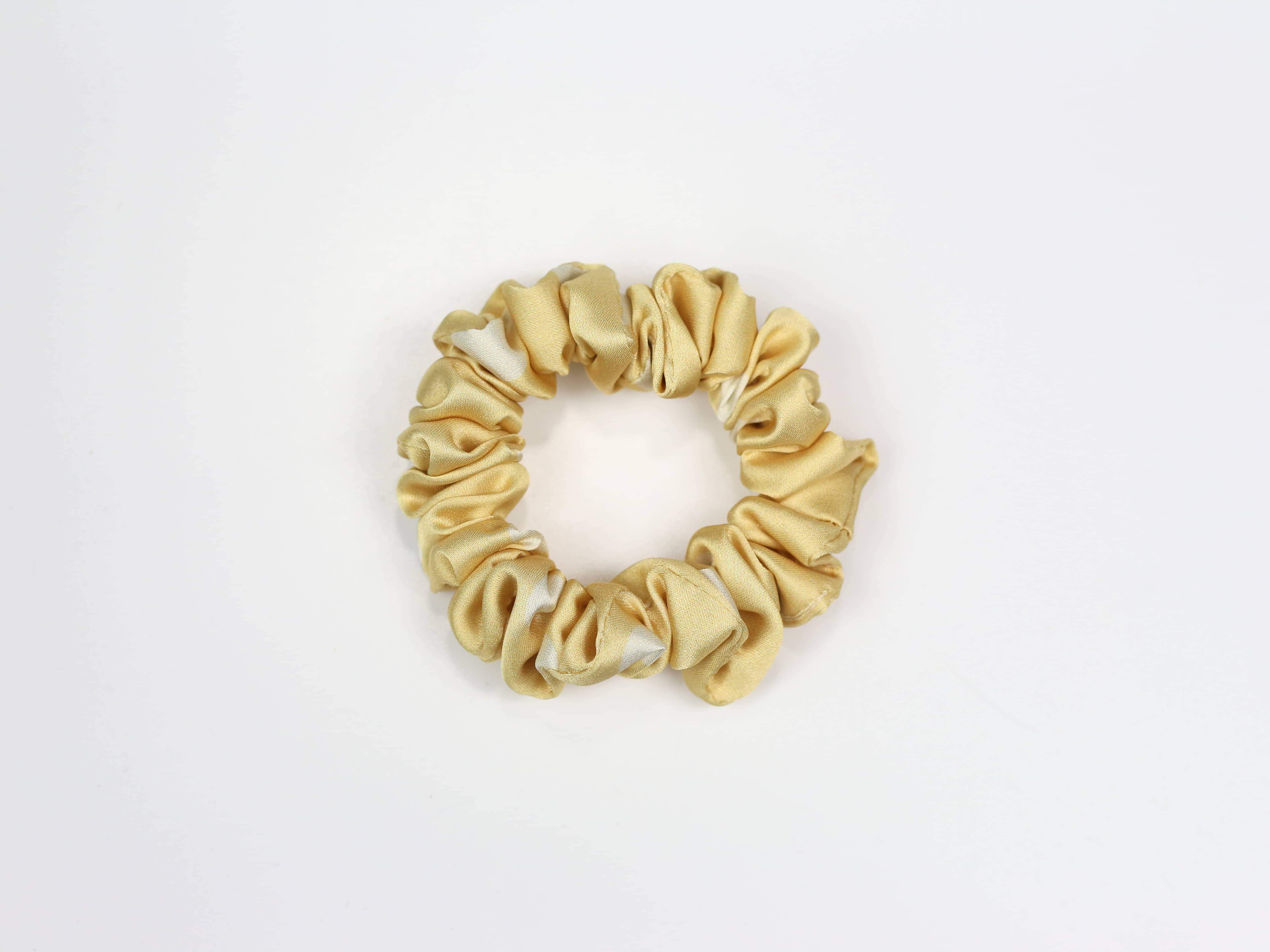Scrunchie MINI - groszki na masełkowym tle