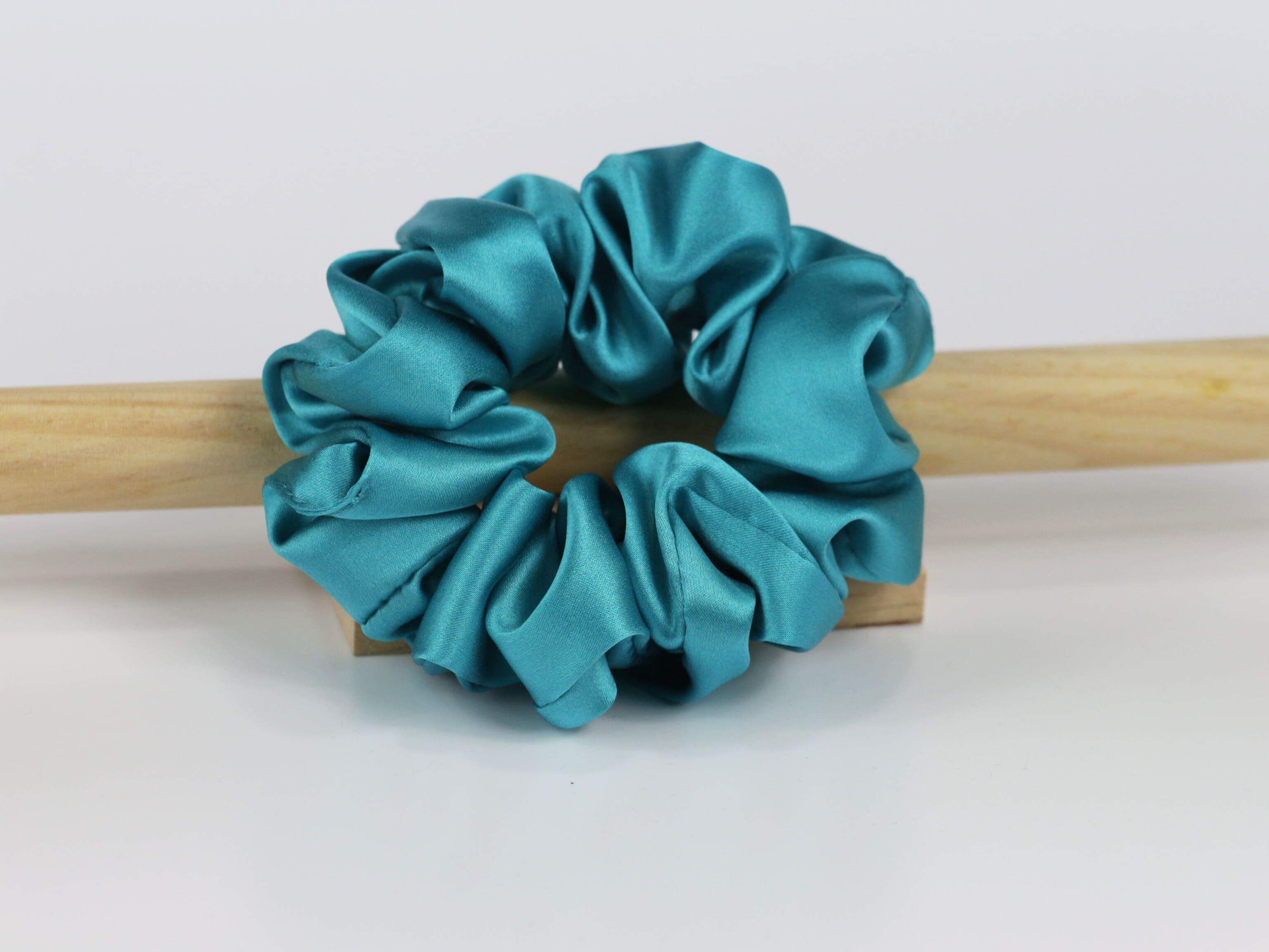 Jedwabna scrunchie MEDIUM - turkus
