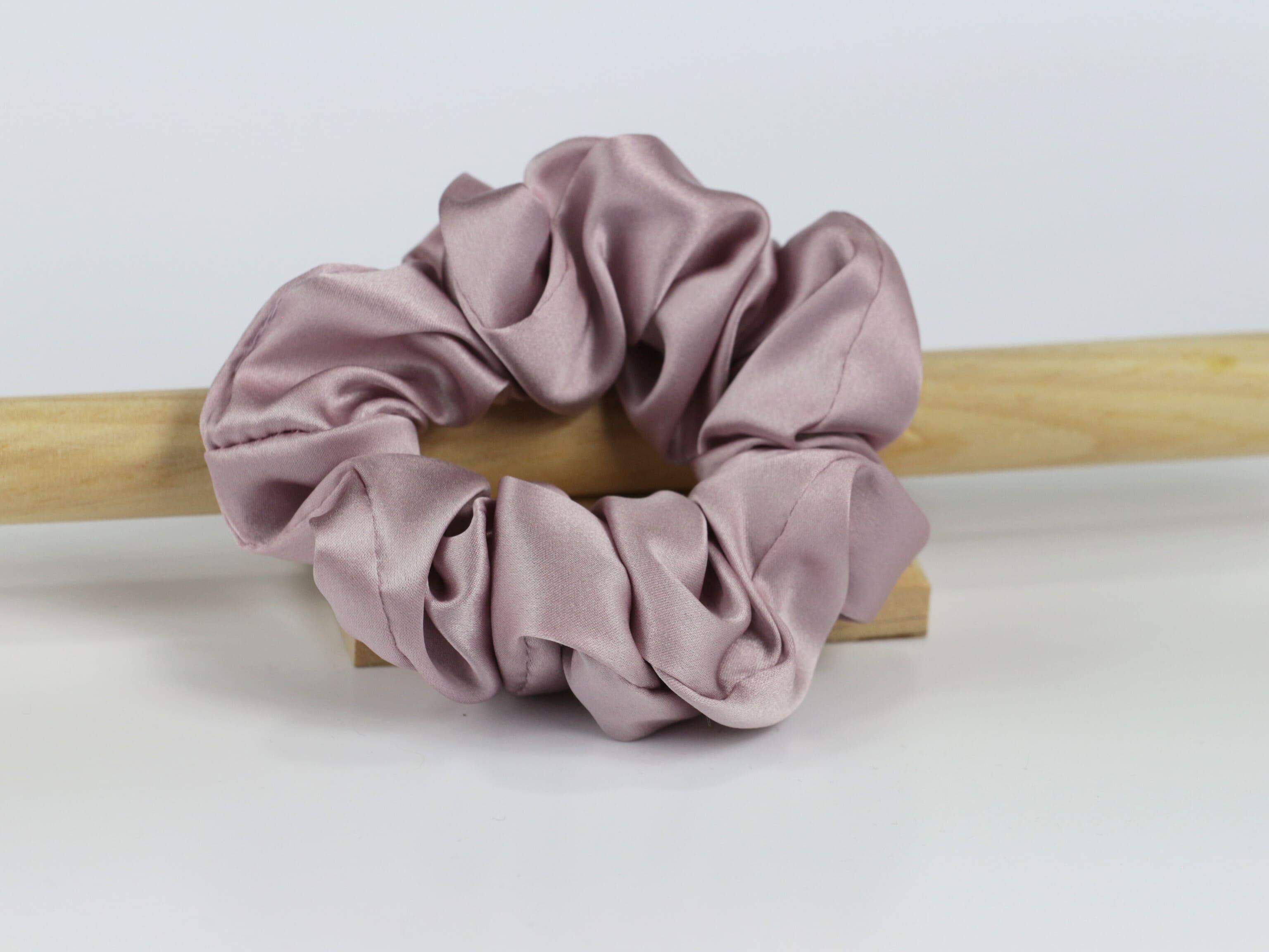 Jedwabna scrunchie MEDIUM - lawenda