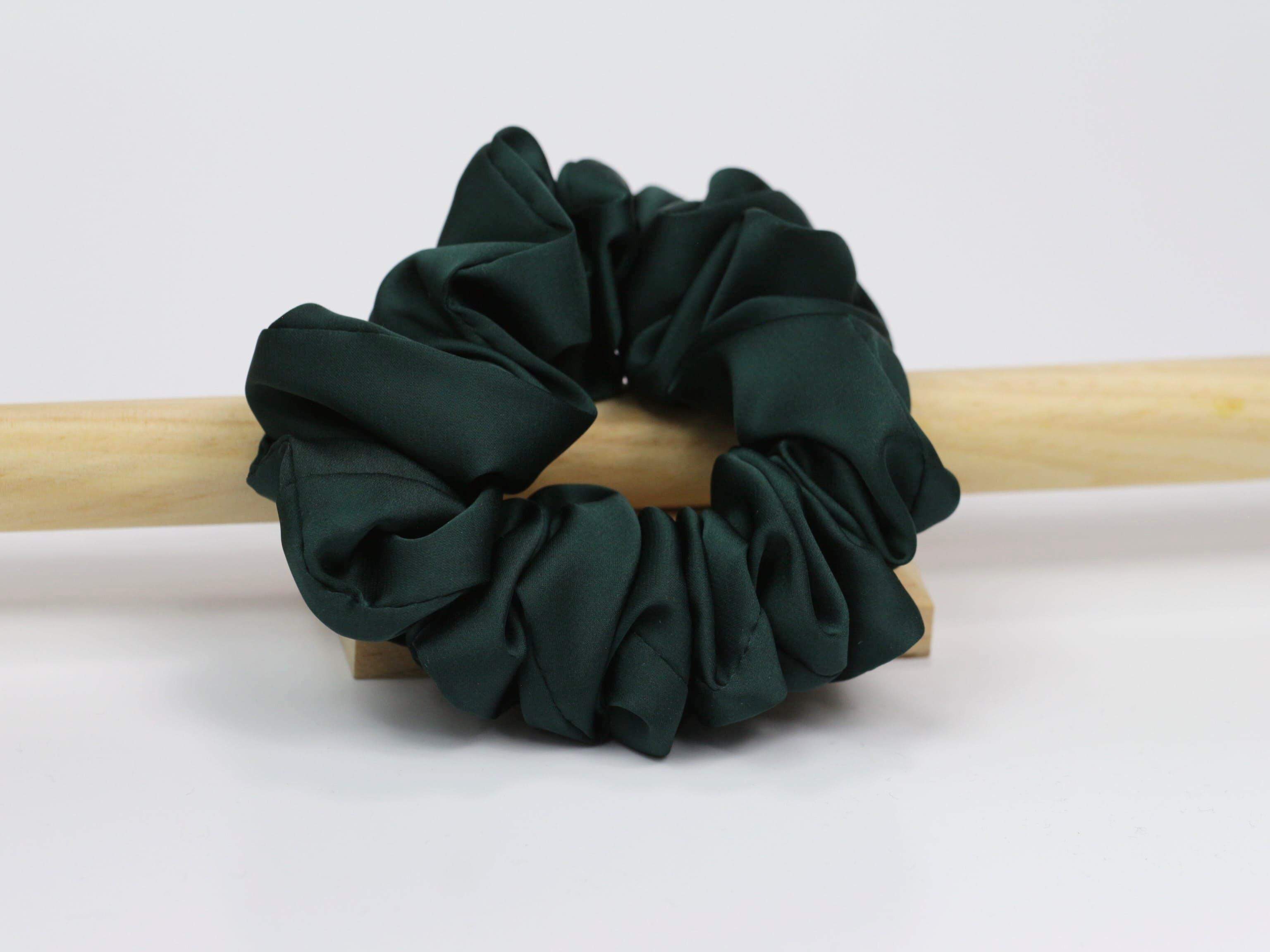 Scrunchie MEDIUM - zgaszona butelkowa zieleń