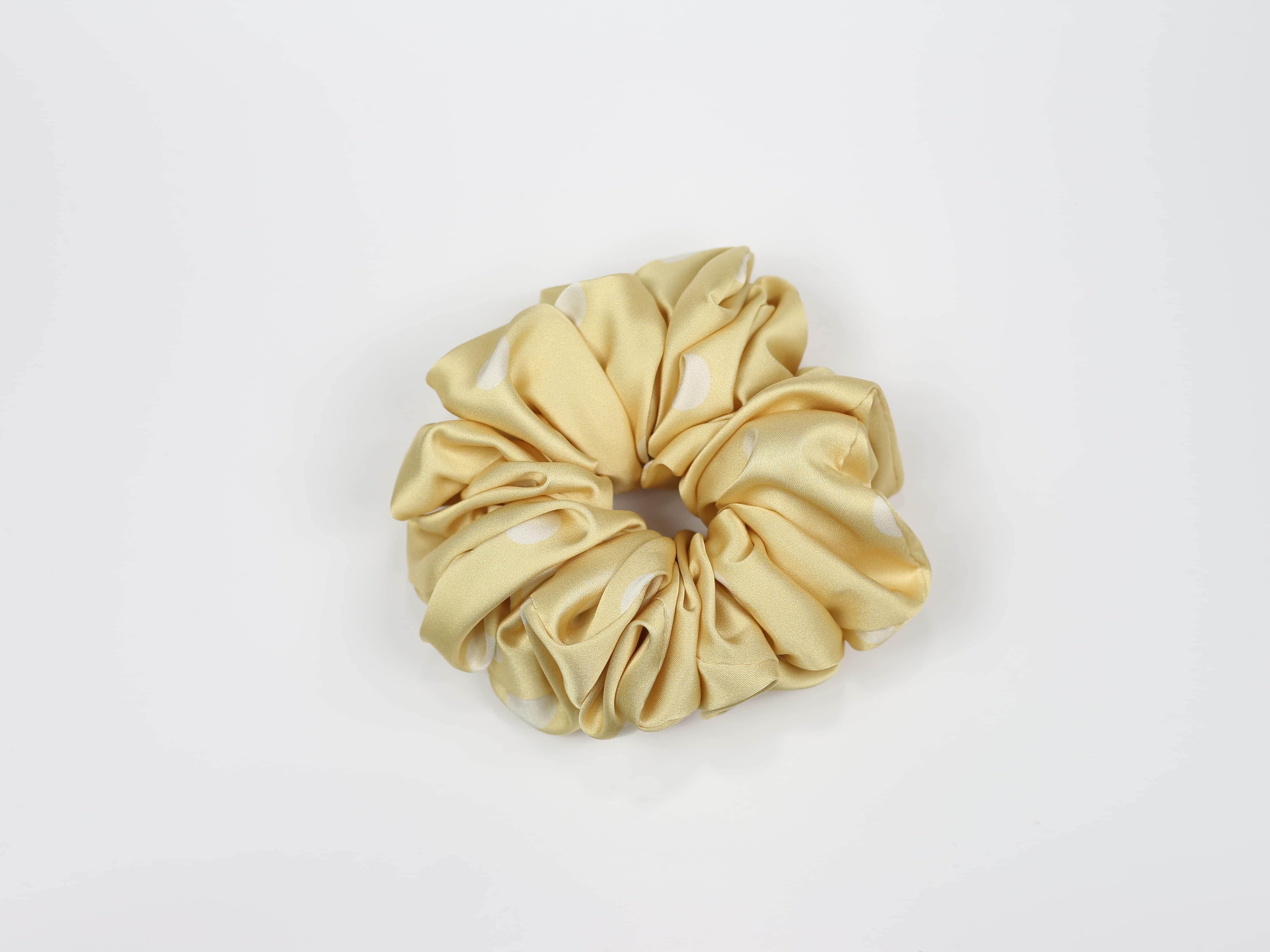 Scrunchie MAXI - groszki na masełkowym tle