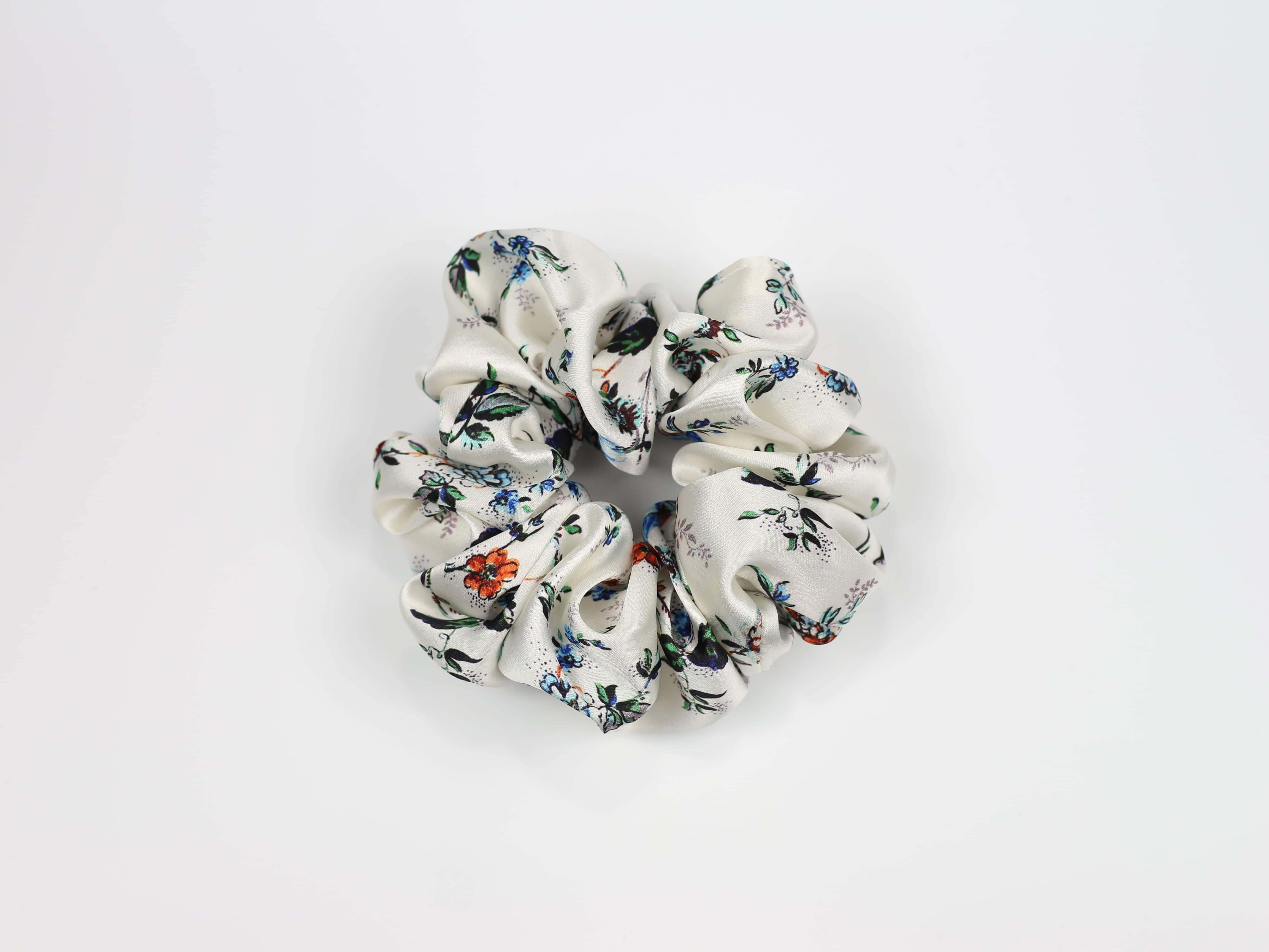 Jedwabna scrunchie MAXI - kwiatowy wzór
