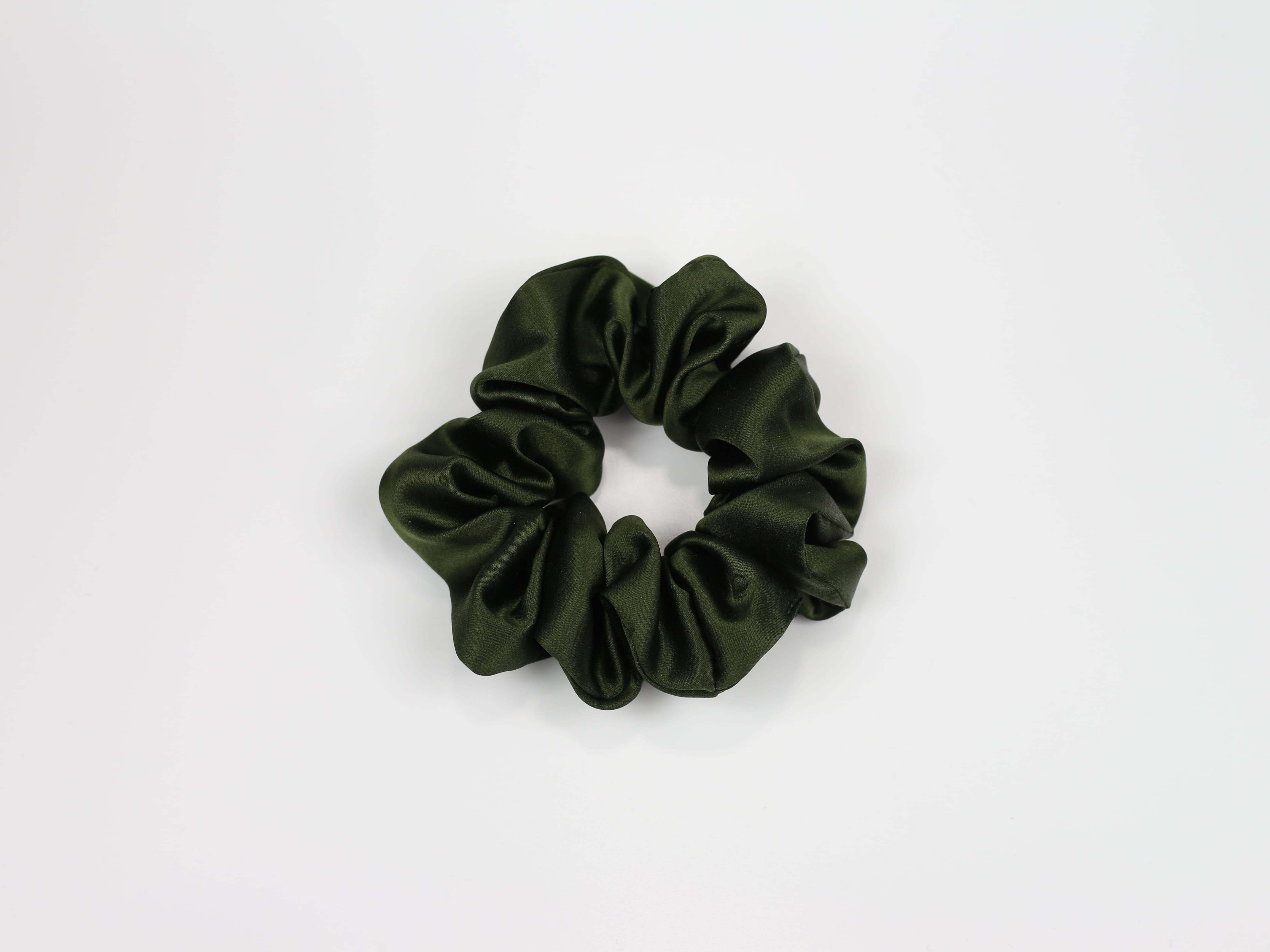 Jedwabna scrunchie - butelkowa zieleń [OUTLET - KOŃCÓWKA SERII]
