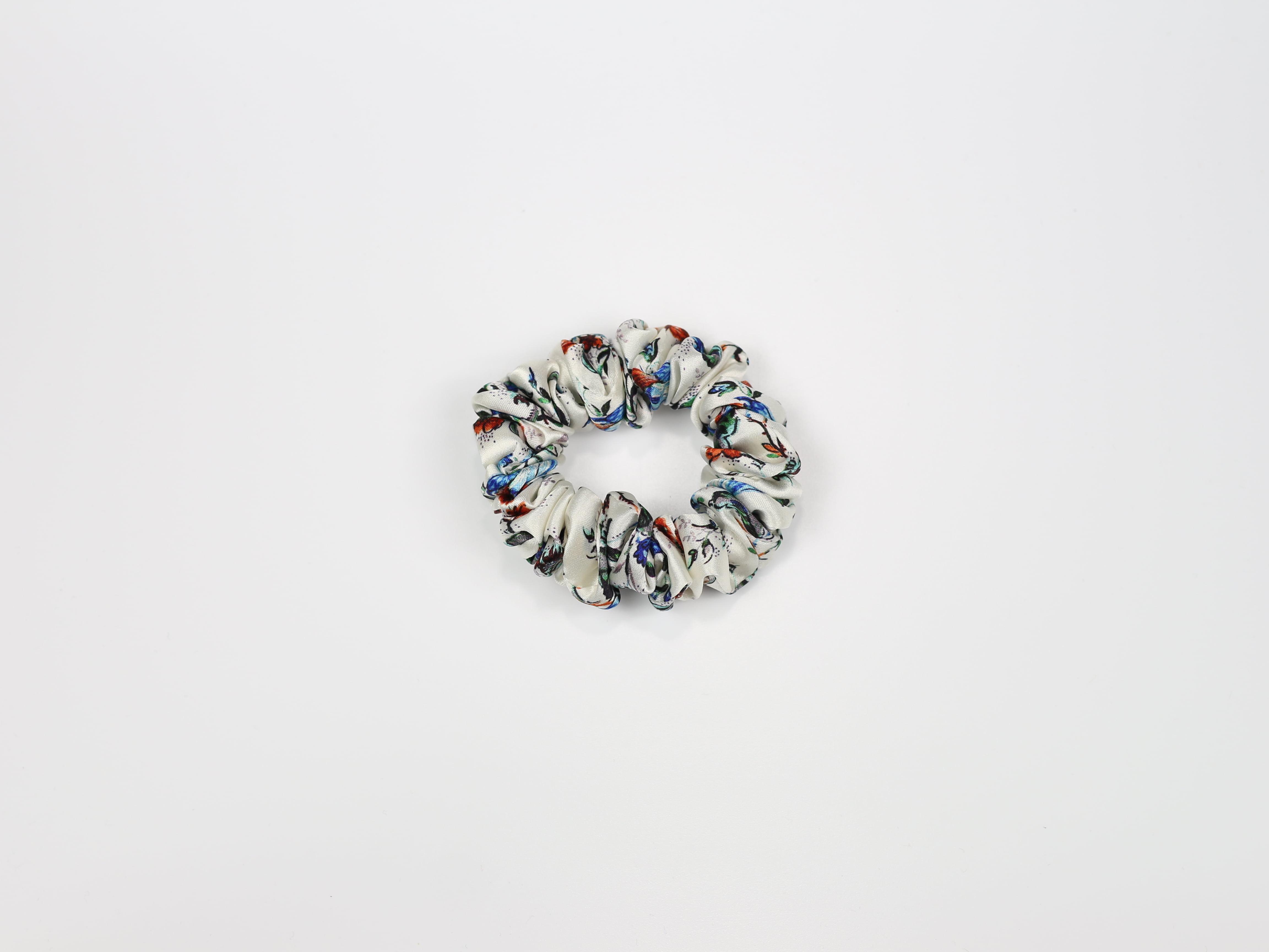 Jedwabna scrunchie MINI - kwiatowy wzór