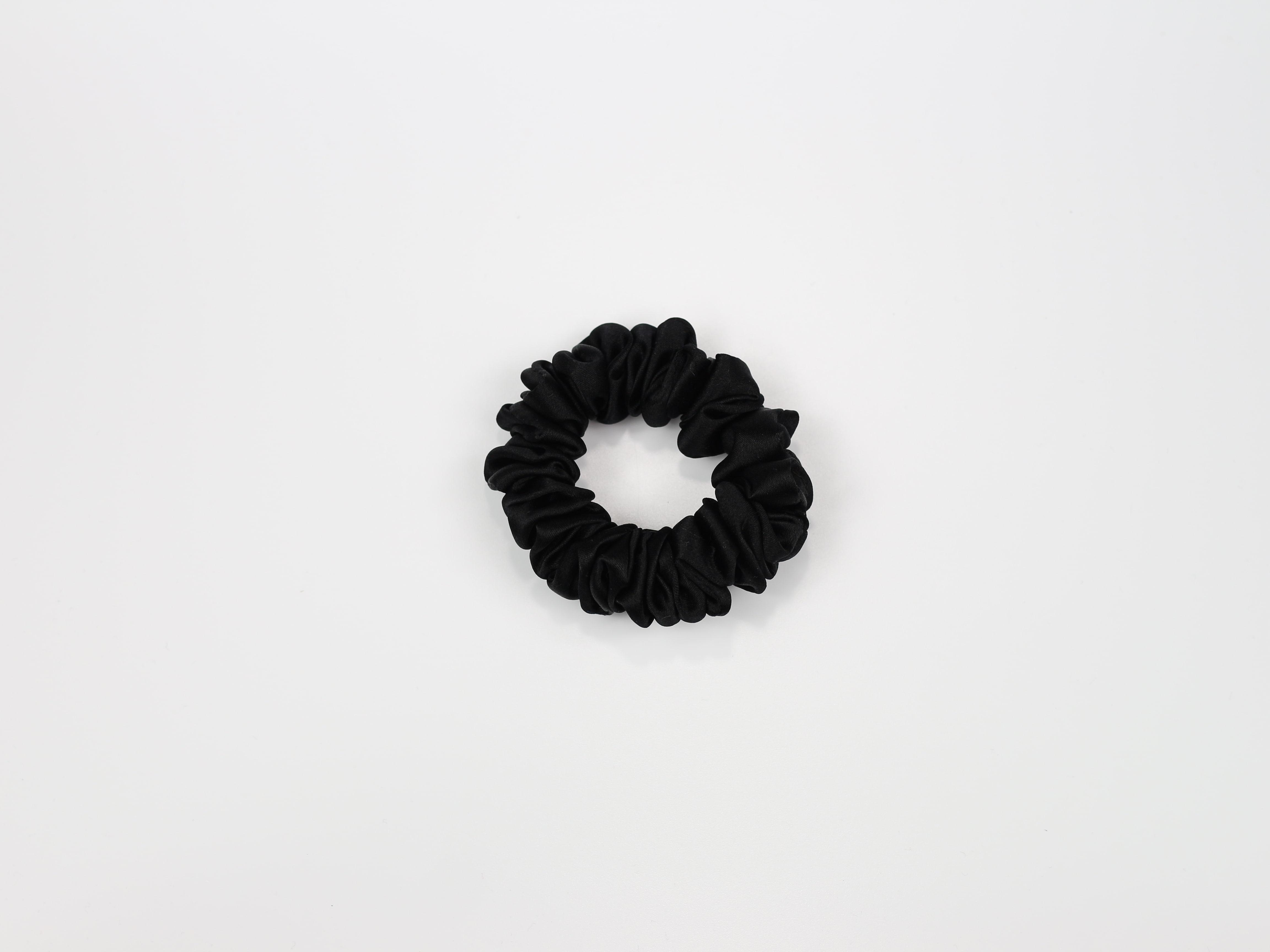 Jedwabna scrunchie MINI - czarna