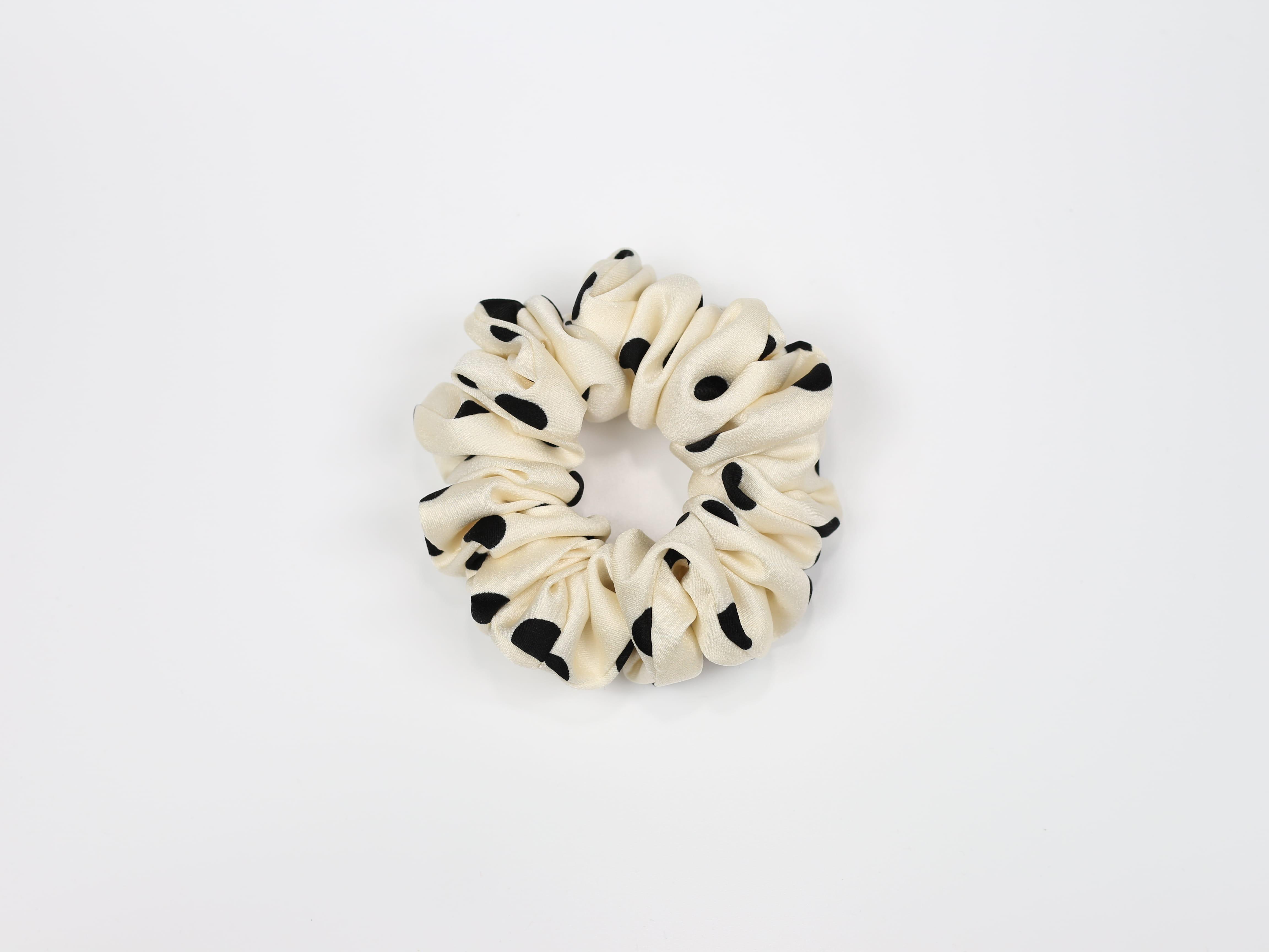 Scrunchie STANDARD- ecru w grochy