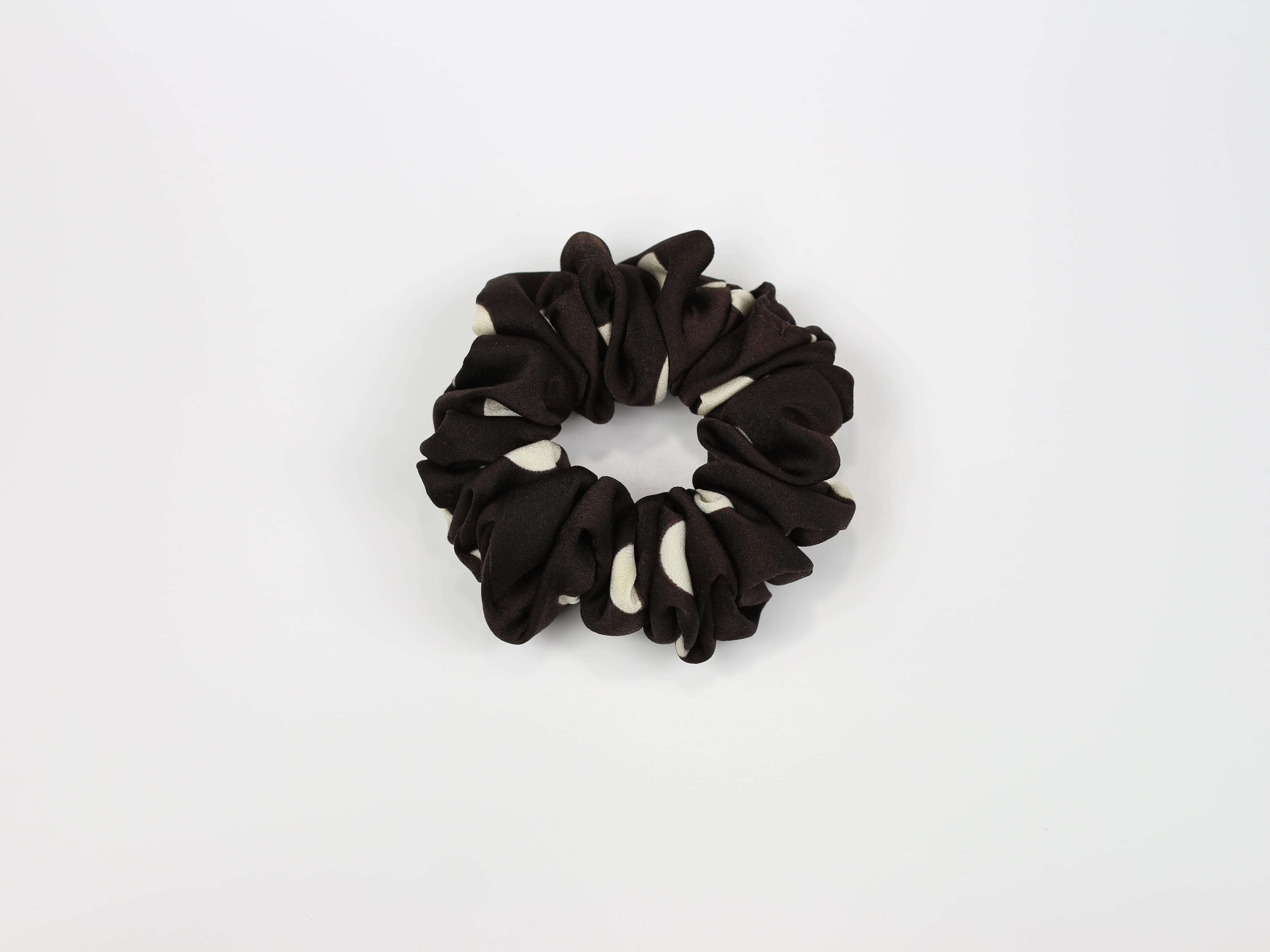 Scrunchie STANDARD - ciemnobrązowa w grochy