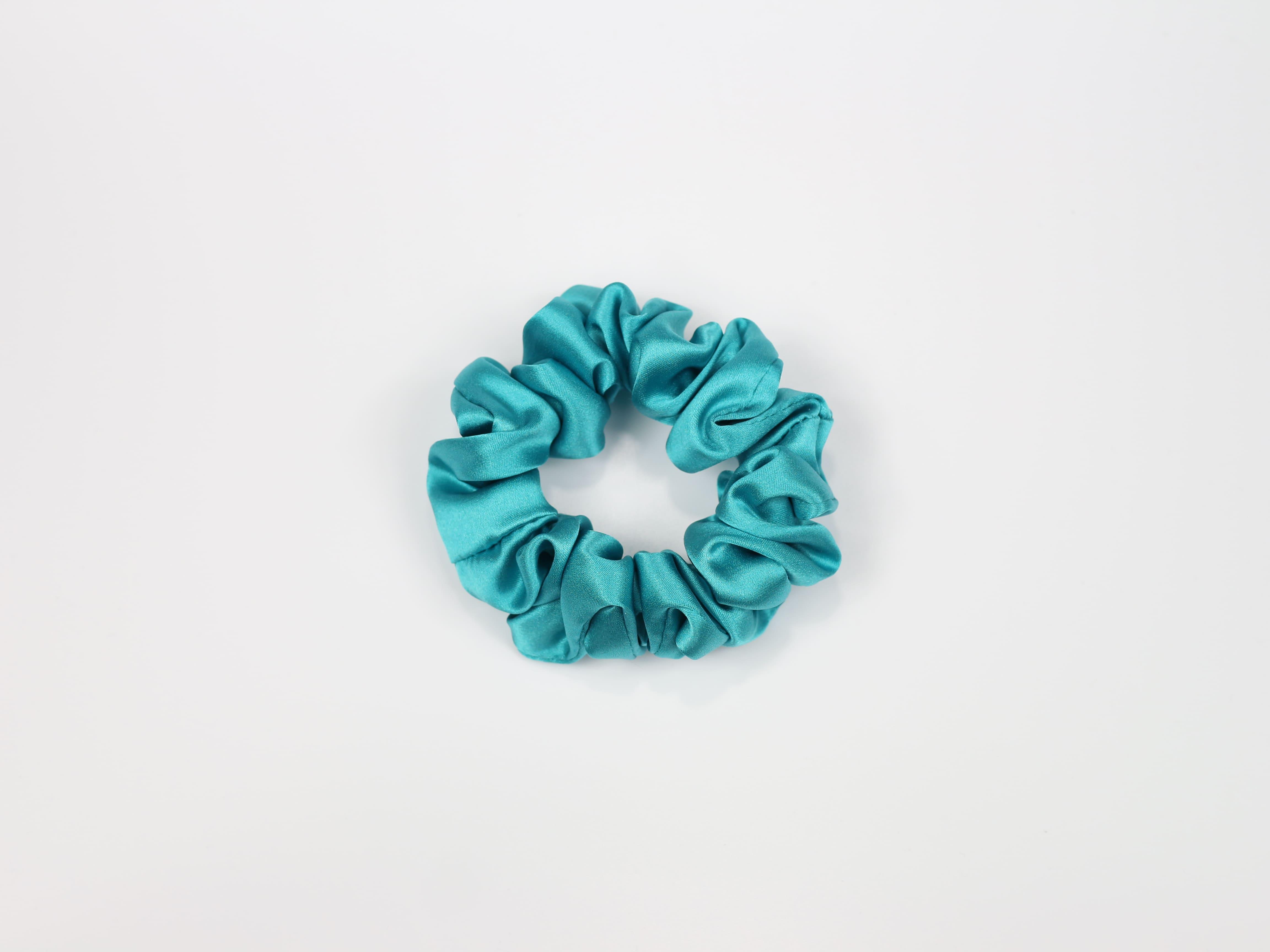 Jedwabna scrunchie - turkus [OUTLET - KOŃCÓWKA SERII]