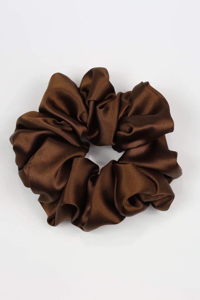 Jedwabna scrunchie MAXI - brązowa