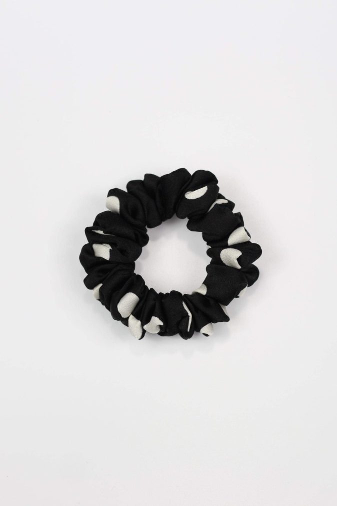 Scrunchie MINI - czarna w grochy
