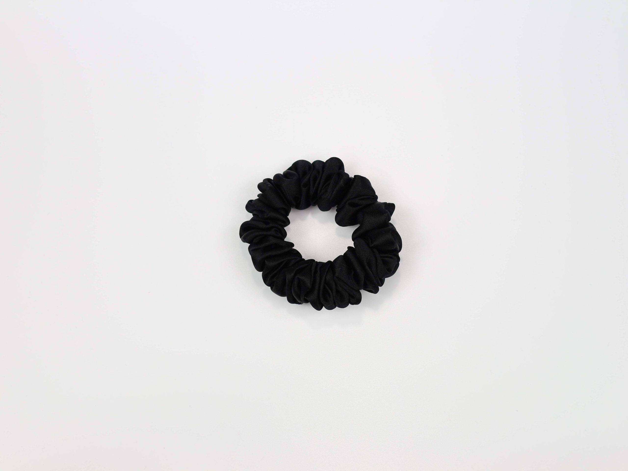 Jedwabna scrunchie MINI - czarna